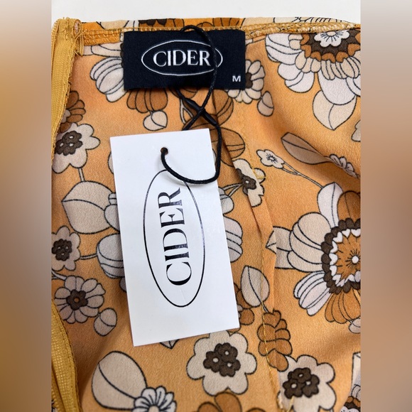 Cider Yellow Floral Backless Dress - Picture 5 of 6